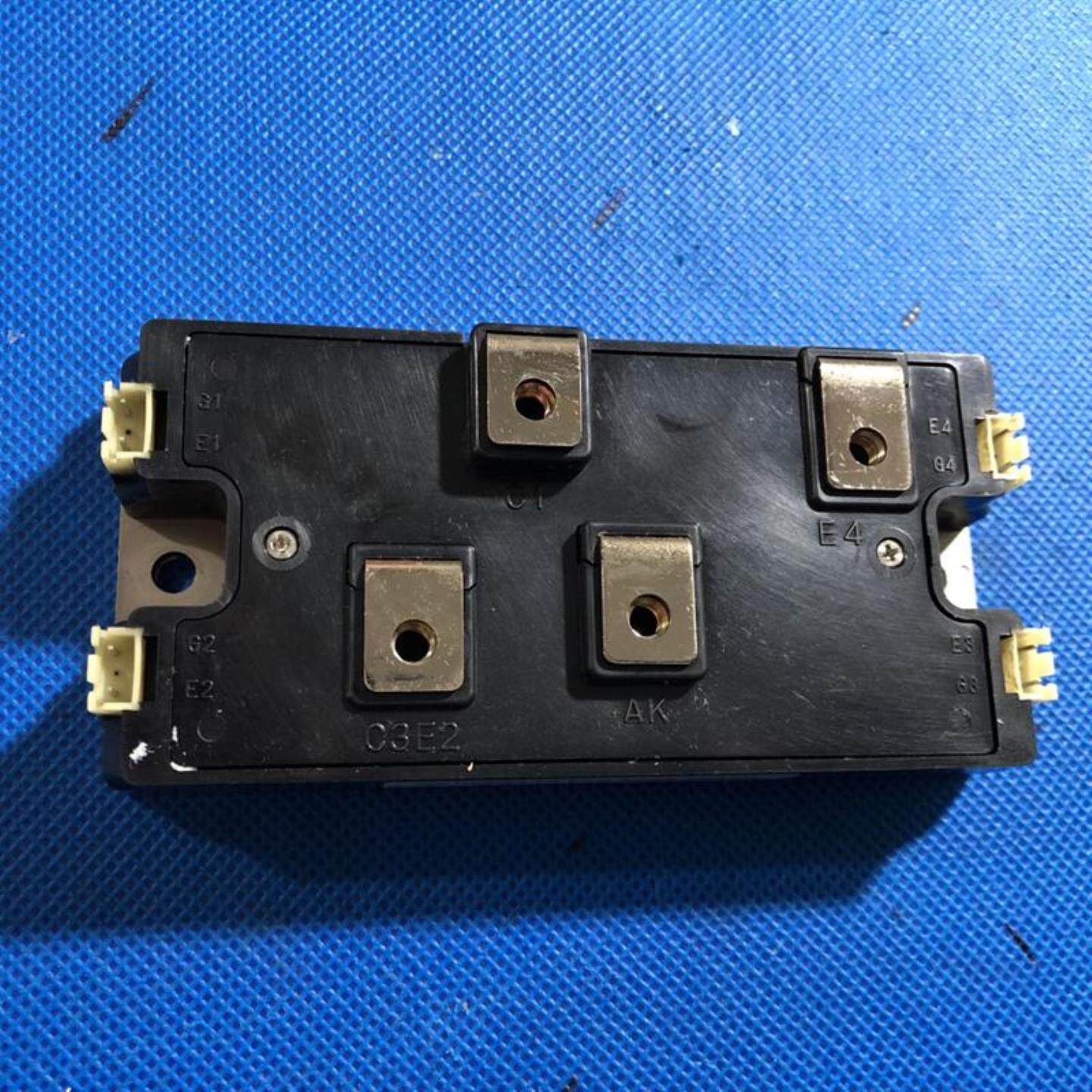 CM165YE4-12F实价安川变频器G7-30-37-45KW逆变模块CM200YE4-1