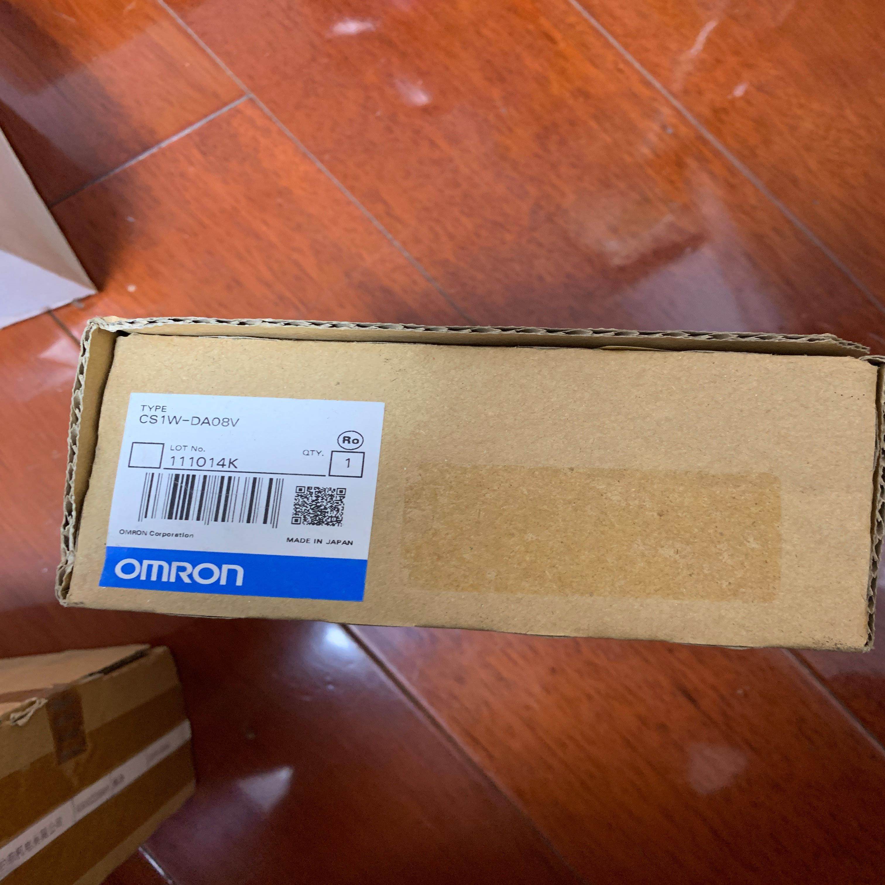 CS1W-DA08V 库存没用过