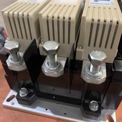 【汇盈传感器】三菱S-N600接触器，600A线圈220V，95新，触