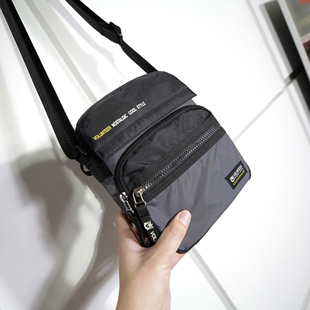 单肩斜挎休闲布包新款香港华朗迪尔进口牛津布防水多格层运动小包