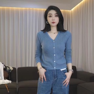 慧慧来自星星女装 毛衣 店 五粒扣百搭针织开衫