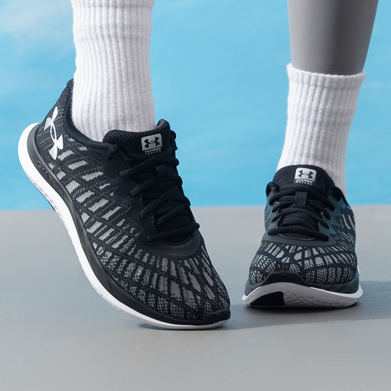UA安德玛轻便跑鞋女鞋秋季新款健身训练鞋户外跑步鞋低帮运动鞋潮