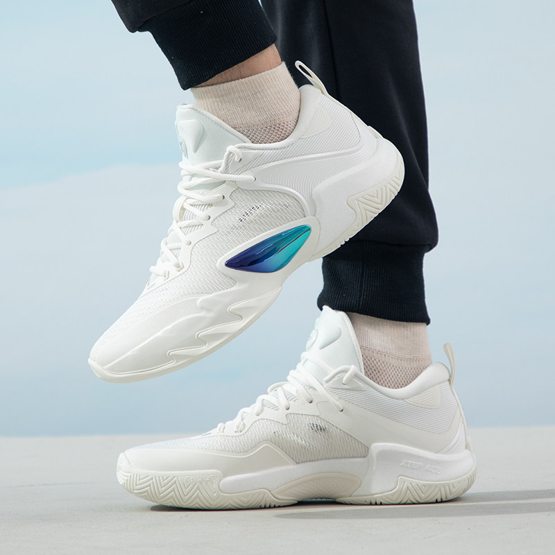 特步逆天一代篮球鞋男鞋冬季新款男子轻便球鞋运动鞋实战训练鞋潮