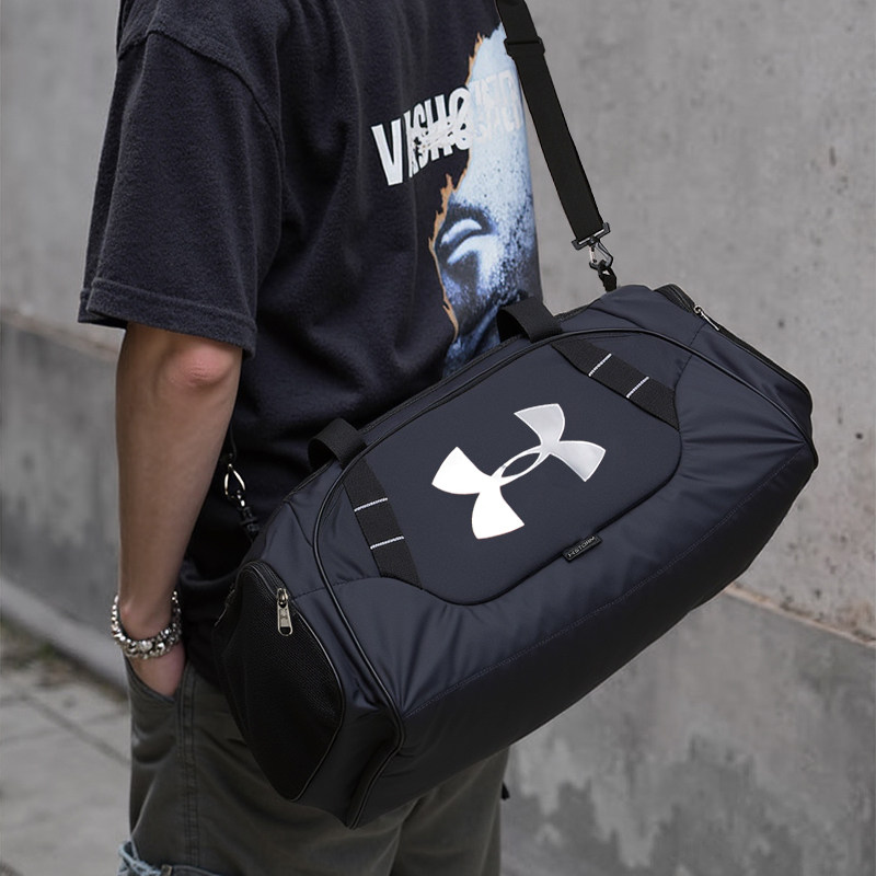 UA安德玛健身包男包女包夏季新款行李包大容量旅行包手拎包运动包