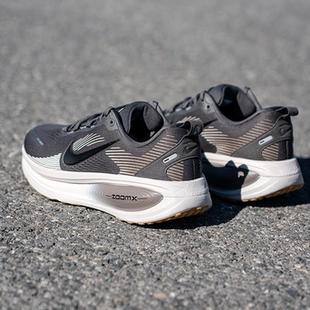 耐克Nike迈柔跑鞋男款25冬新款黑色缓震运动鞋厚底男鞋VOMERO 18