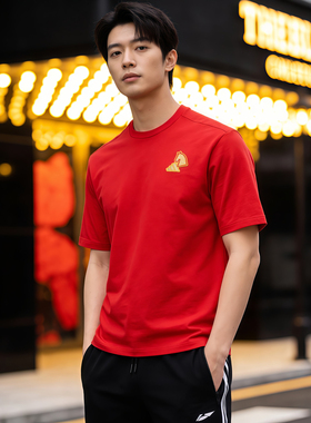 阿迪达斯新年款红色短袖26新款男女同款运动服透气宽松T恤 KR3078