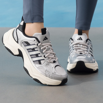 adidas阿迪达斯男鞋2026春季新款户外登山休闲鞋运动跑步鞋KJ9522