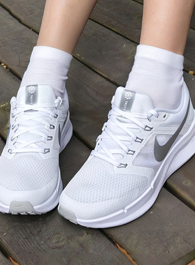 耐克女鞋正品冬季新款透气网面白色跑步鞋轻便缓震运动鞋DR2698