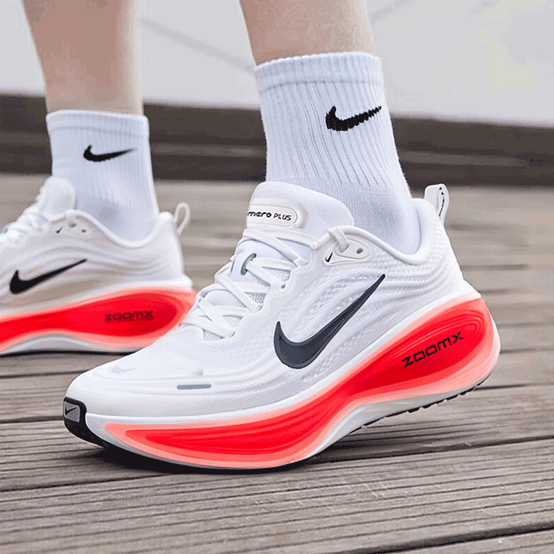 Nike耐克男鞋冬季新款ZOOMX缓震超级迈柔运动鞋VOMERO PLUS跑步鞋
