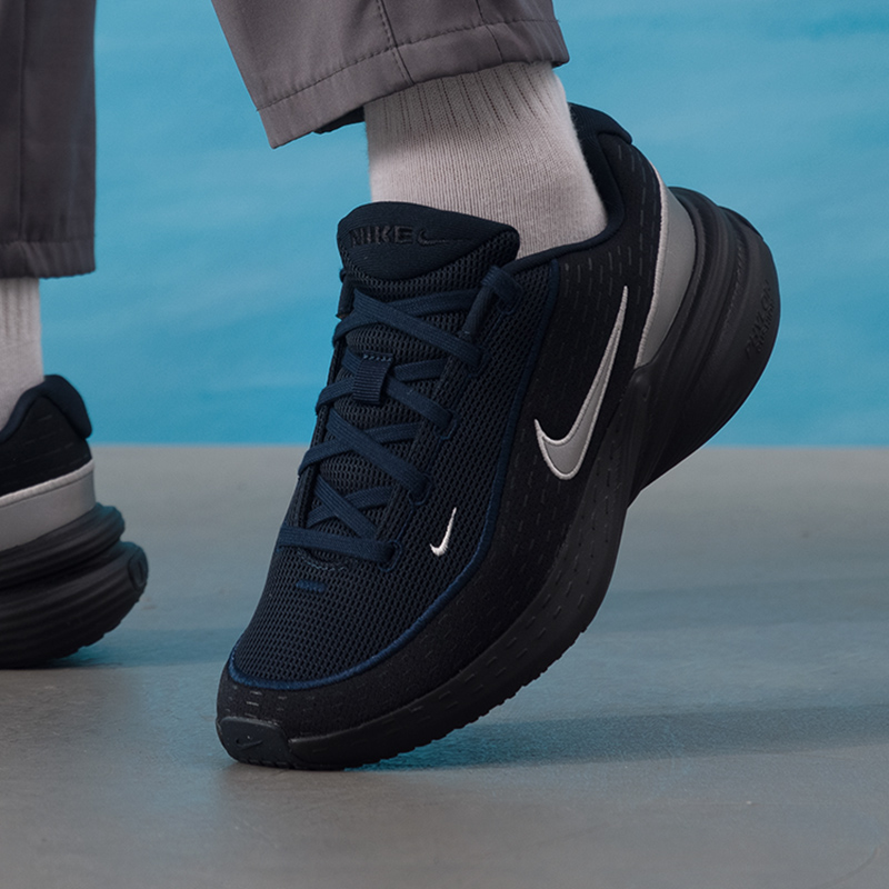 NIKE耐克轻便休闲鞋男鞋2025冬季新款UPLIFT SC SE运动鞋慢跑鞋