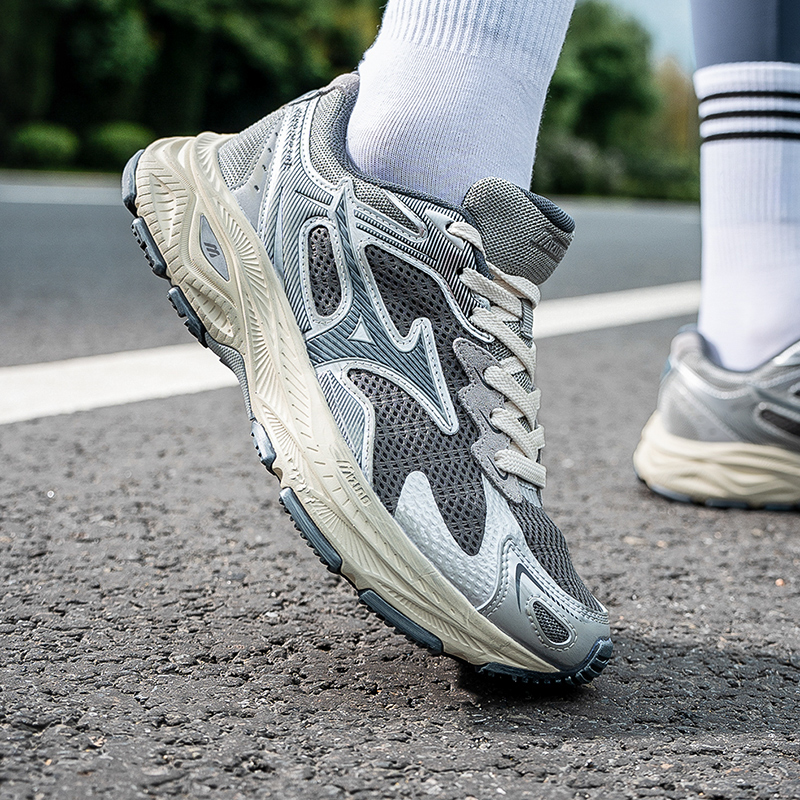 EVA中底，橡胶大底