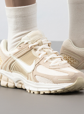 NIKE官方OUTLETS 迈柔VOMERO 5女子透气运动鞋潮复古跑鞋风HQ0458