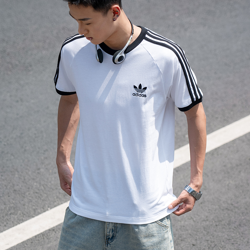阿迪达斯三叶草短袖男子夏季新款休闲运动服三条纹舒适T恤KB2460