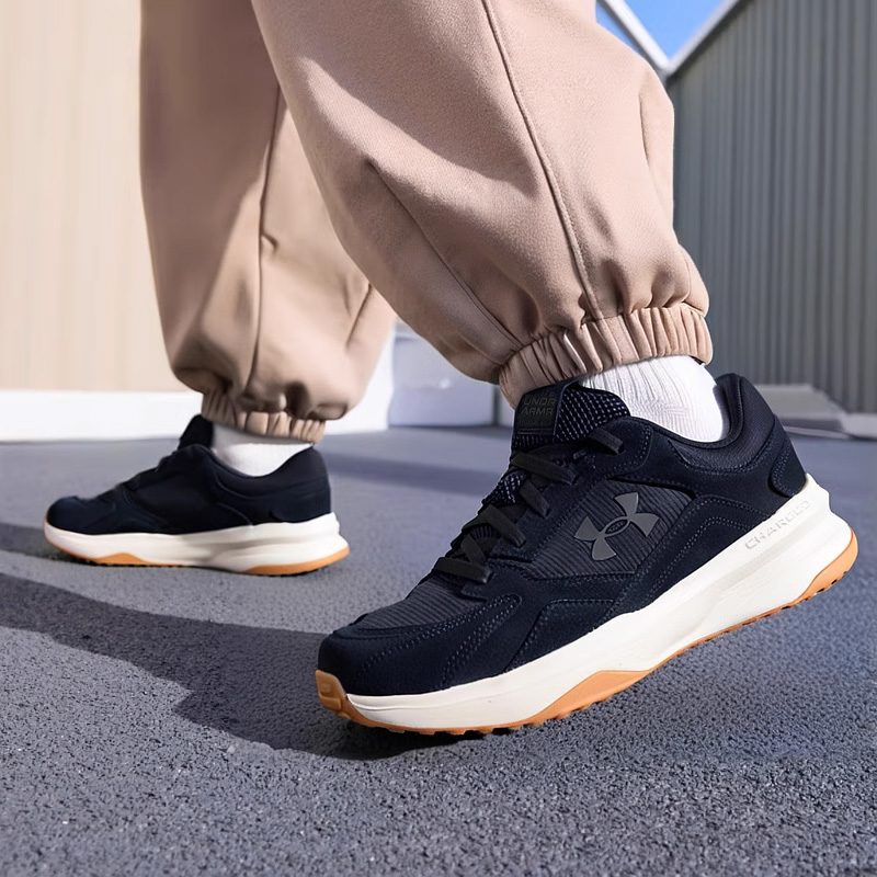 UA安德玛男鞋运动鞋跑鞋秋季新款健身跑步鞋男士黑色复古休闲鞋