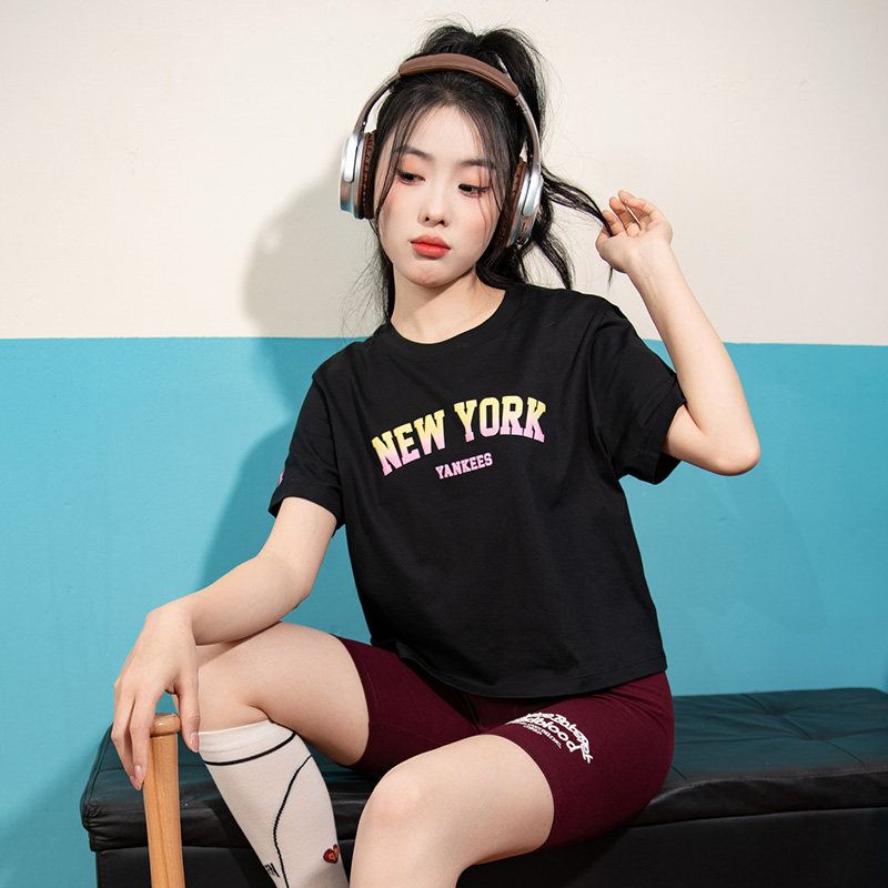 幸运叶子丨MLB官方圆领短袖女装美式校园风T恤休闲黑色半袖短款