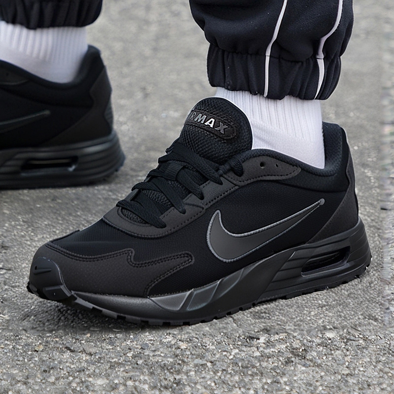 织物鞋面，透气耐穿，回弹缓震