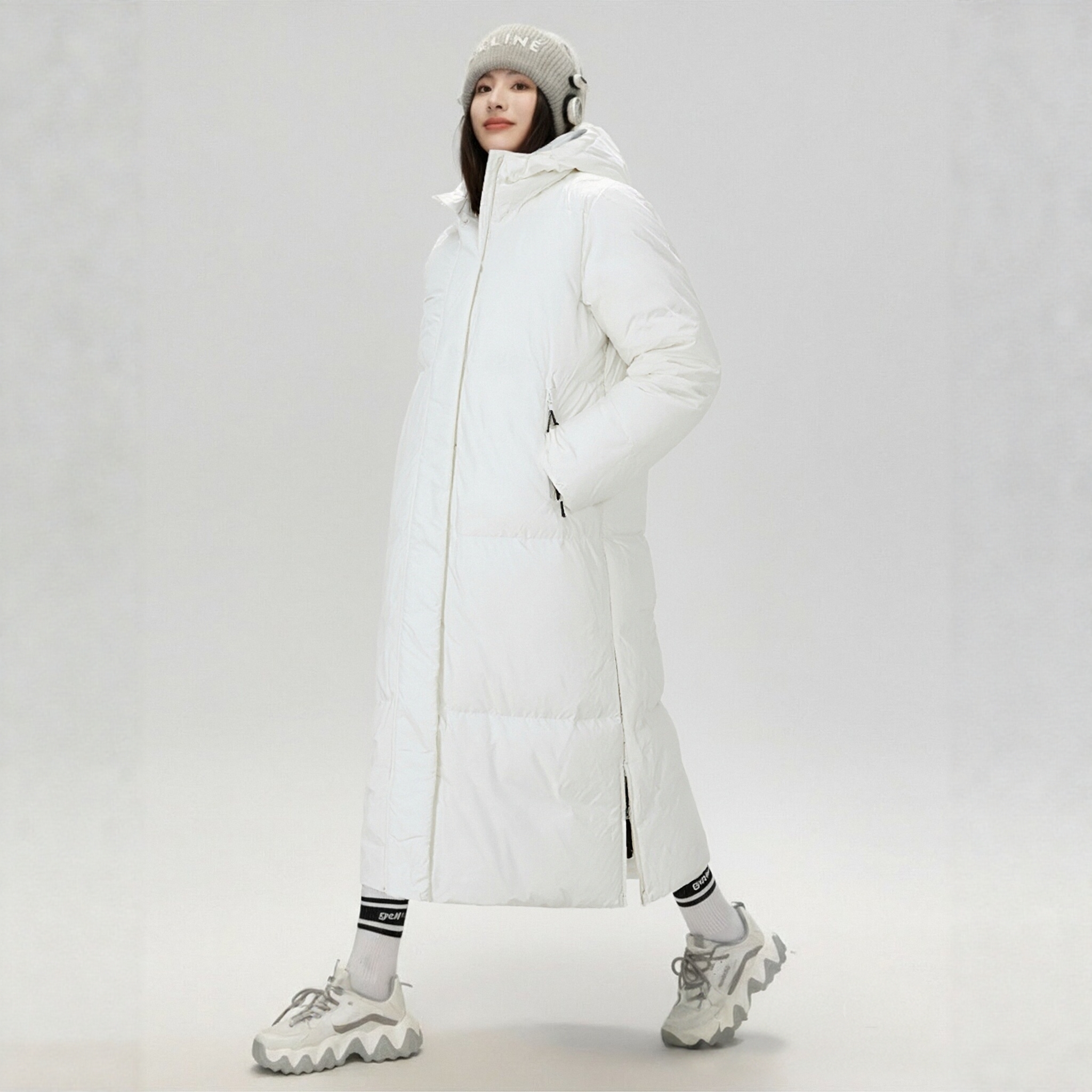 Adidas阿迪达斯羽绒服女