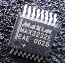 MAX3232EEAE±15kVESD保护10nA 3.0V-5.5V速率1Mbps RS-232收发器
