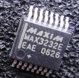 MAX3232EEAE±15kVESD保护10nA 3.0V-5.5V速率1Mbps RS-232收发器