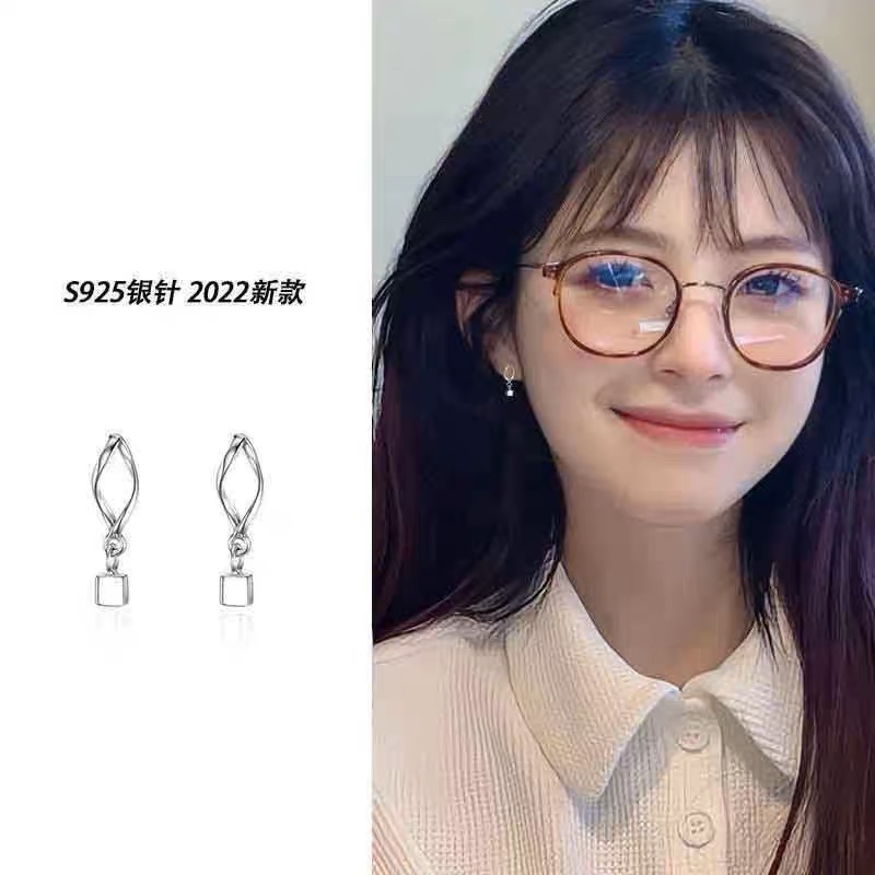 扭曲方块耳钉女2022年新款潮简约冷淡风小巧耳坠精致超仙气质耳环