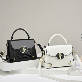 包包女包2024新款小方包时尚斜挎包百搭高级感手提米白包单肩包