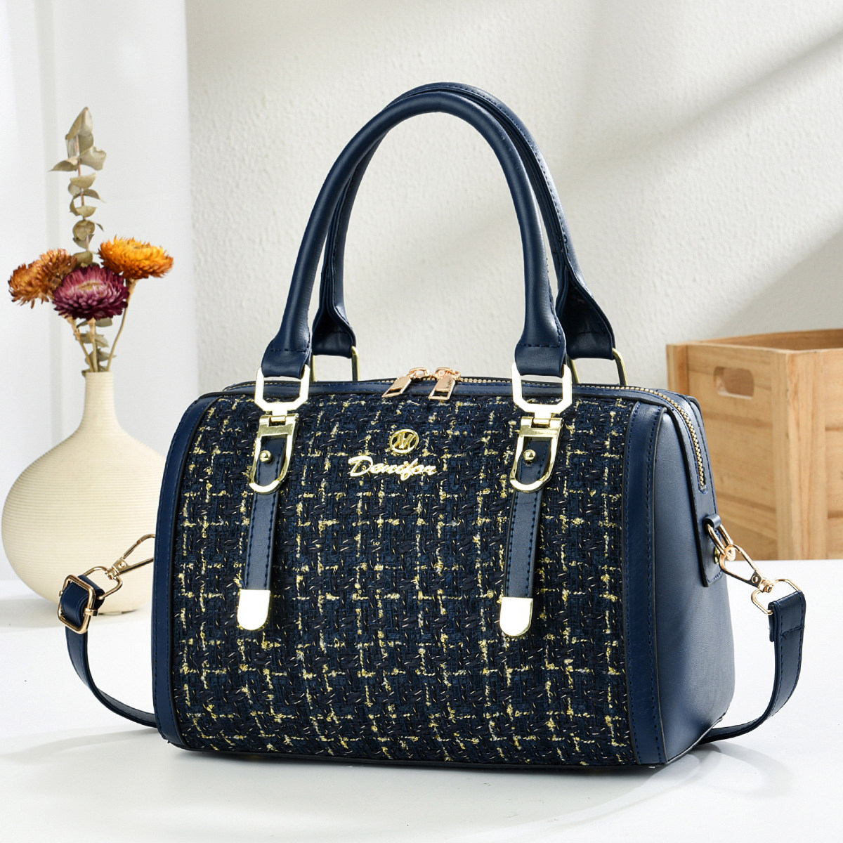 轻奢小香风波士顿包女大容量手提斜挎包高级感百搭女包2025新款