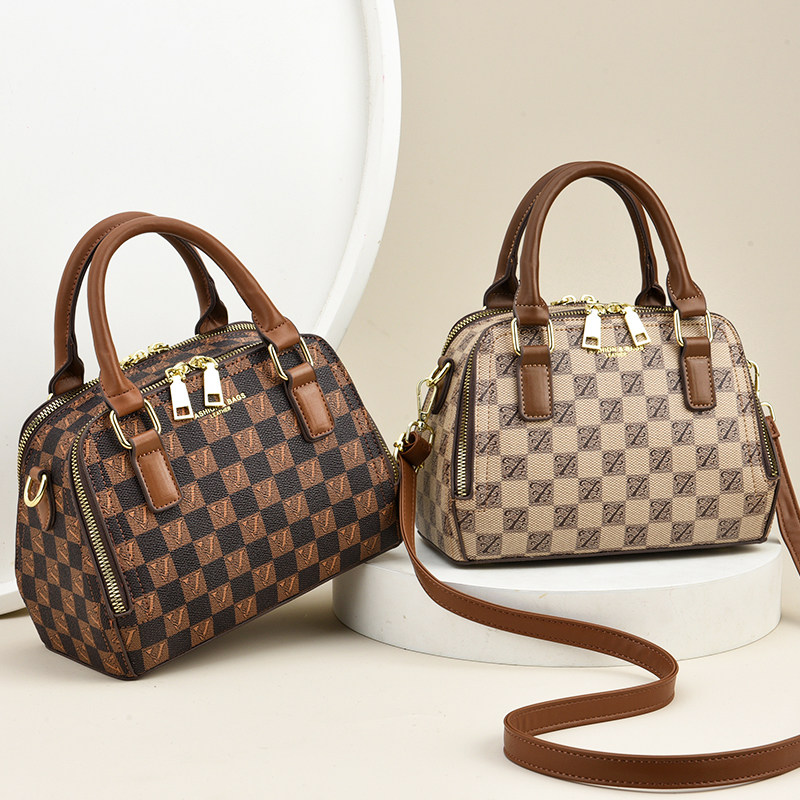 高级感手提包女包2023新款斜挎包休闲枕头包小众轻奢送妈妈包礼物