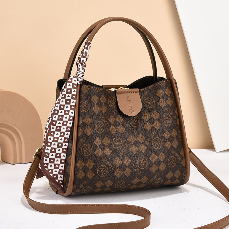 高级感印花水桶包女包斜挎包大容量软轻便休闲复古手提包2023新款