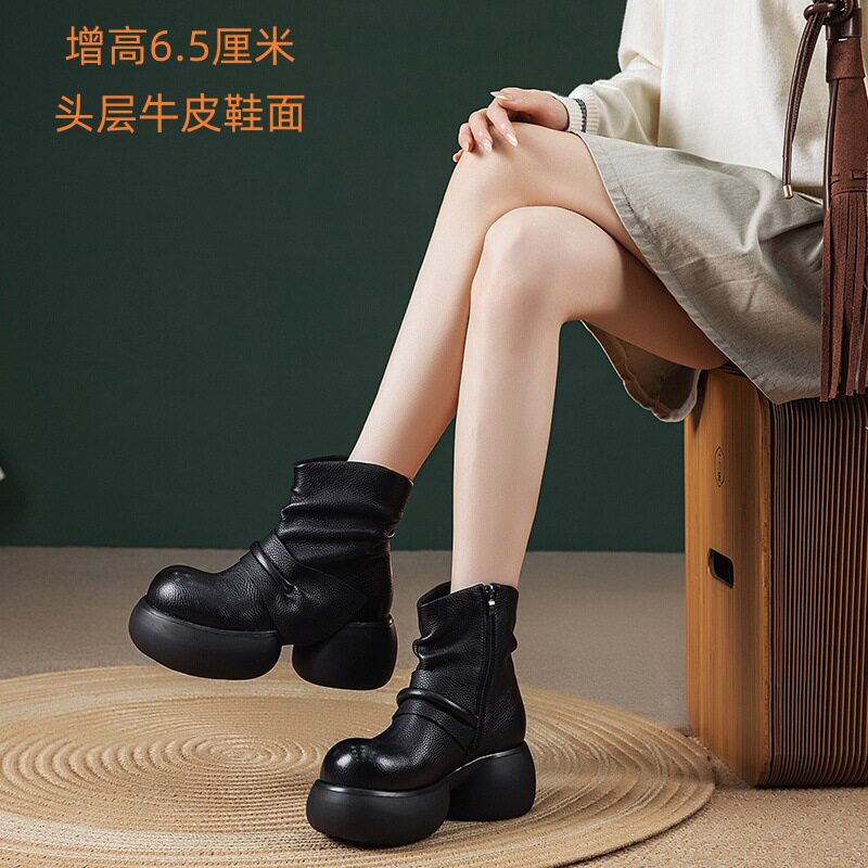 2026年秋冬新款复古休闲真皮小短靴女圆头厚底民族风中筒马丁靴女