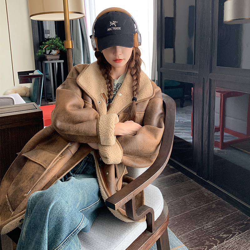 美拉德咖色短款皮毛一体外套女秋冬季超火好看加绒加厚羊羔毛夹克,女装短外套,Mushroom