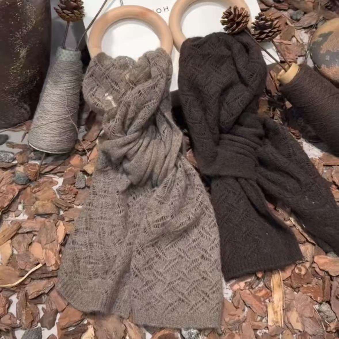 17500-BOBOJH-1028     重工钩花牦牛绒围巾