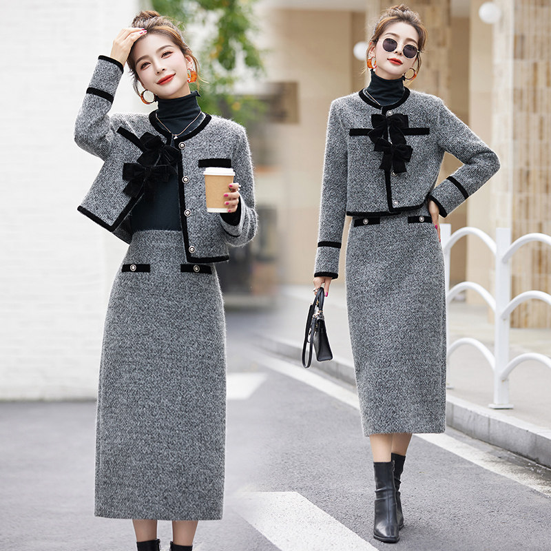 现货2026冬季新款气质两件套撞色拼接丝绒白鸭绒套装送蝴蝶结