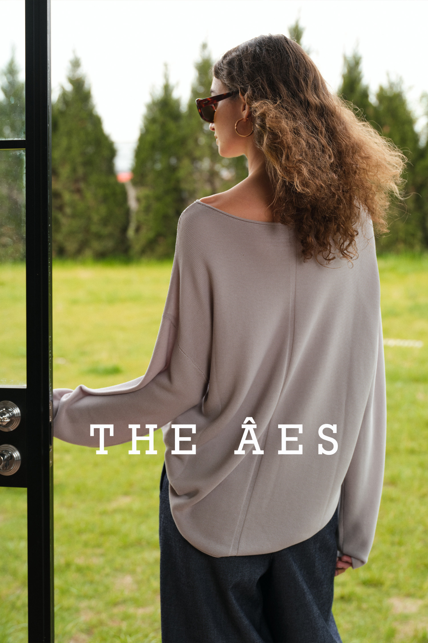 安上THE AES|感知真丝R0W风级12针一字领罩衫循着肌肤的轮廓