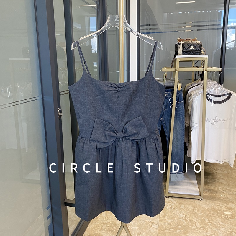通勤纯色蝴蝶结赫本风吊带裙