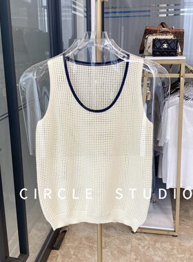 干爽筋骨感设计感拼色领针织衫女
