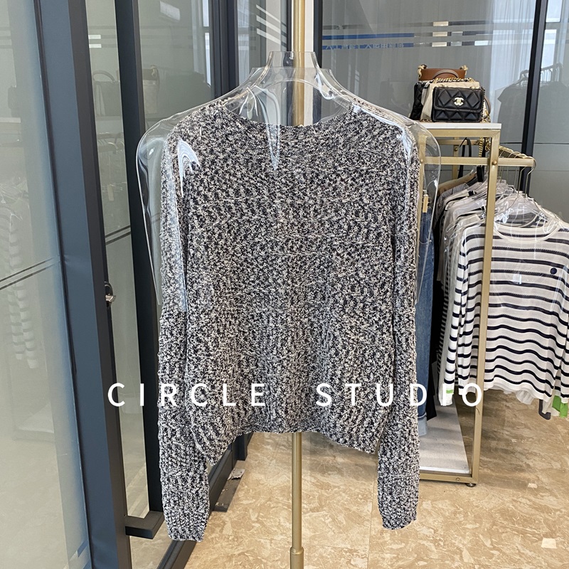 肌理感圆领显瘦套头针织衫