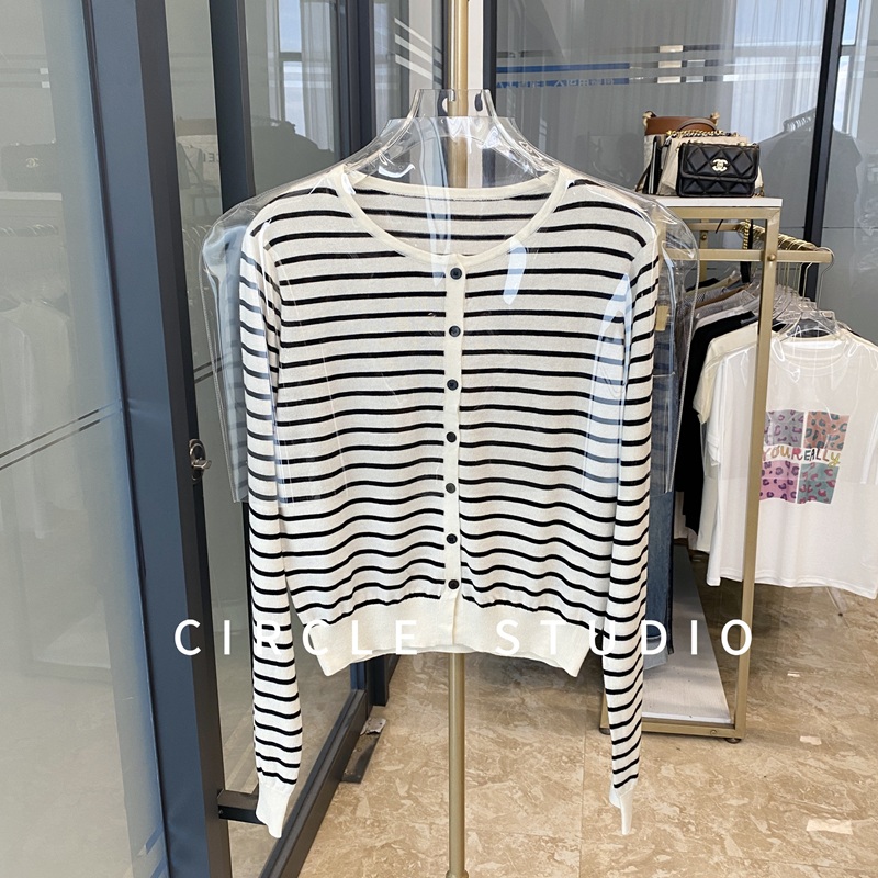 自在舒适 轻软细腻高支丝光毛撞色条纹针织开衫百搭显瘦短款外套