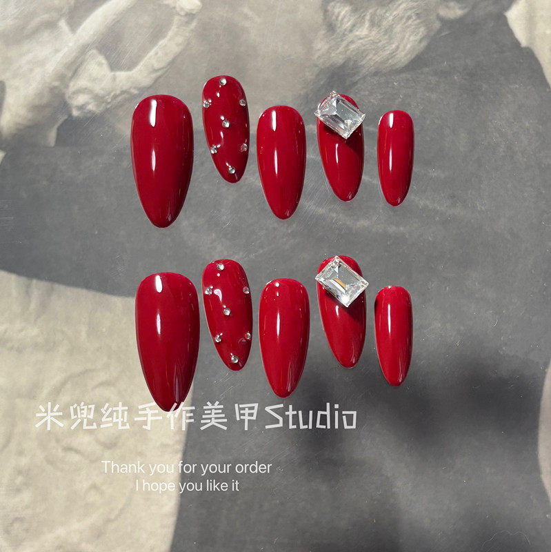 巴斯克 美甲款式指甲中长杏仁高级红色穿戴甲四季新娘款显白甲片,彩妆/香水/美妆工具,穿戴甲/甲片,淘宝优惠券,粉丝福利购,淘宝优惠卷
