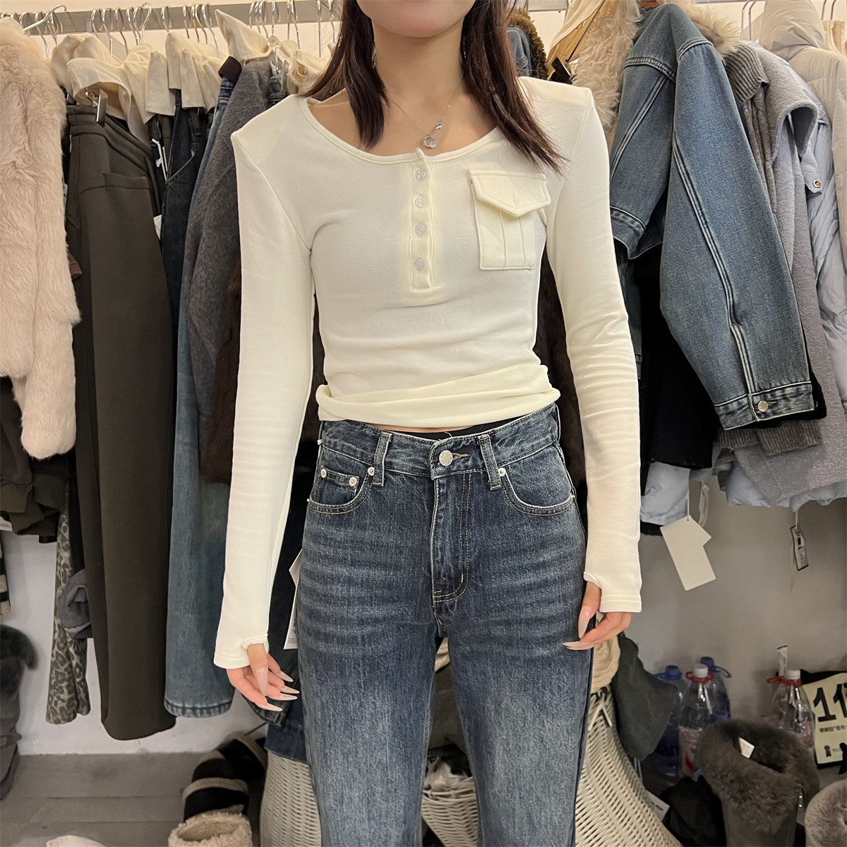 PLNH2025冬季新款韩版设计感修身显瘦圆领垫肩打底磨毛长袖T恤女