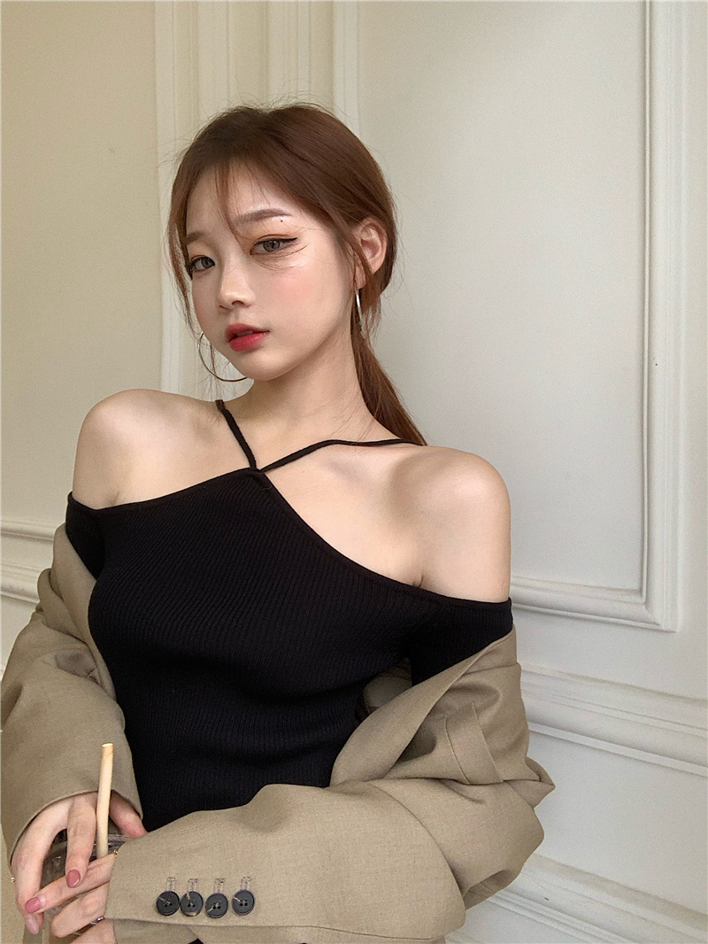 Real price one neck knitted slim top