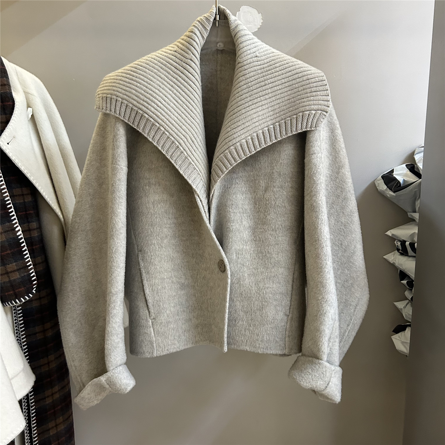 商场同款2025冬装新羊毛拼针织翻领短款大衣女小个子阔版毛呢外套