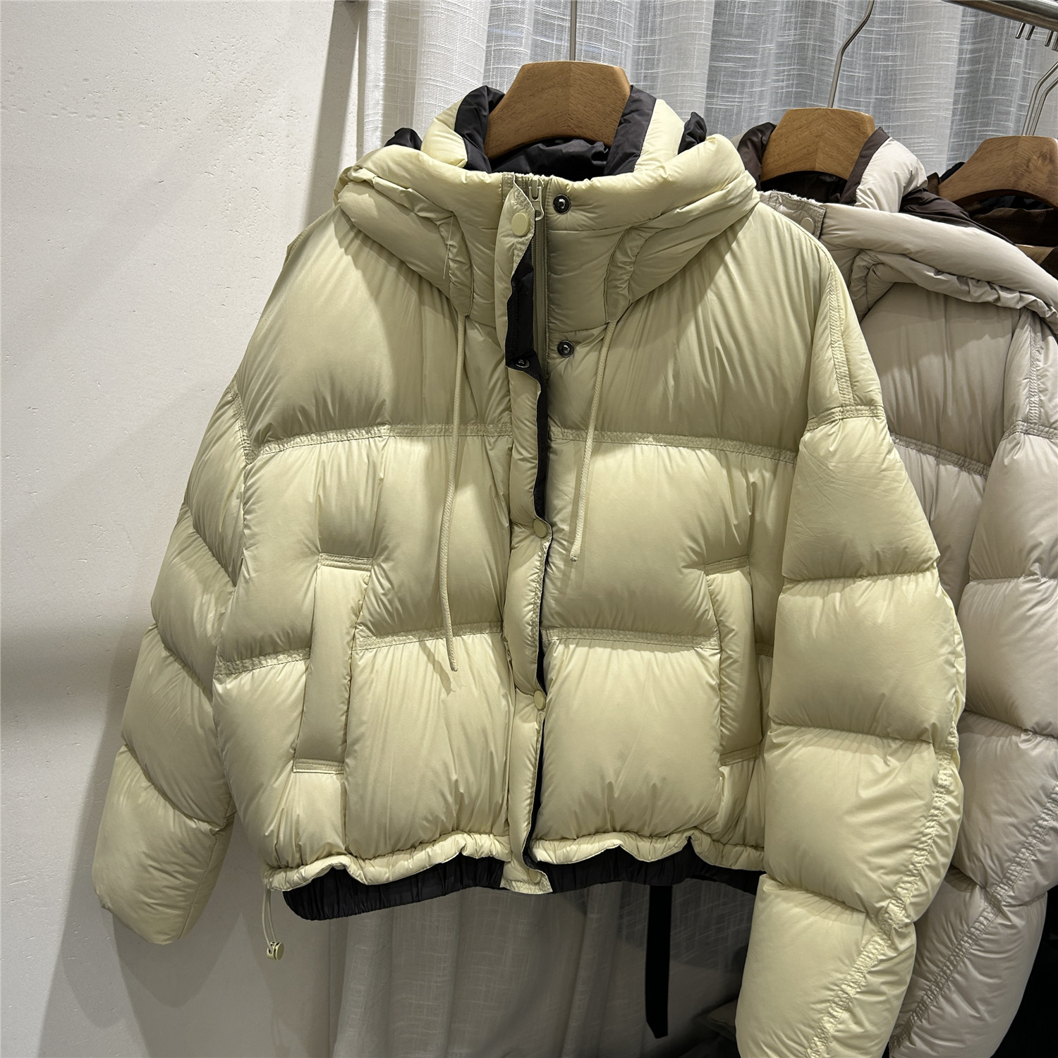 2025冬季新款连帽90白鸭绒羽绒服女设计感小众韩版宽松小个子外套