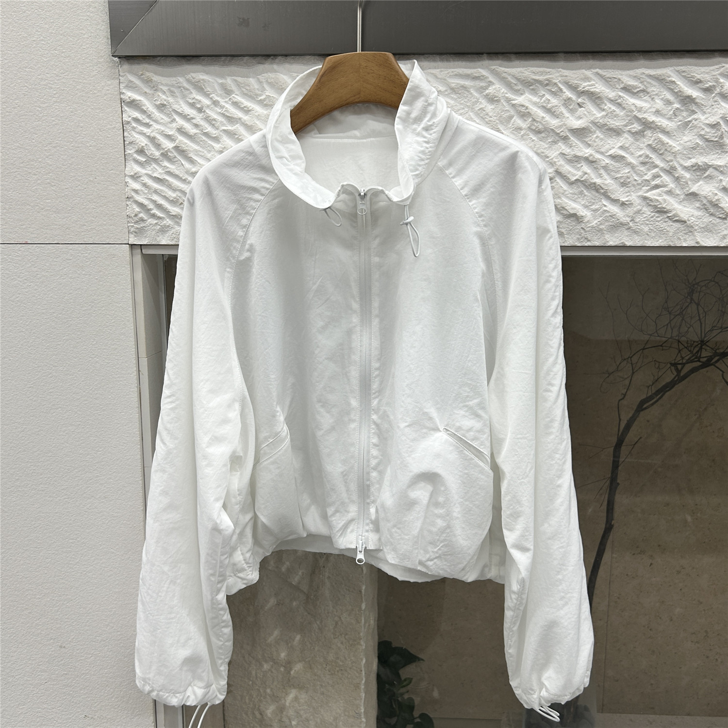 欧货极简风立领短外套女2026春季新款宽松显瘦防晒衣白色拉链夹克