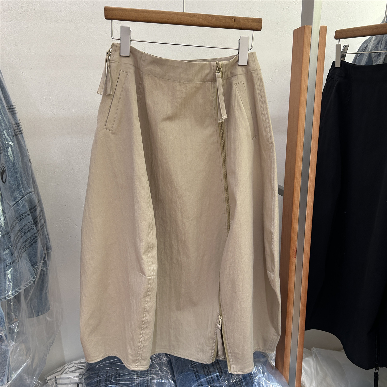 欧洲站欧货2026春季新款拉链拼接休闲半身裙松弛感百搭显瘦卡其色