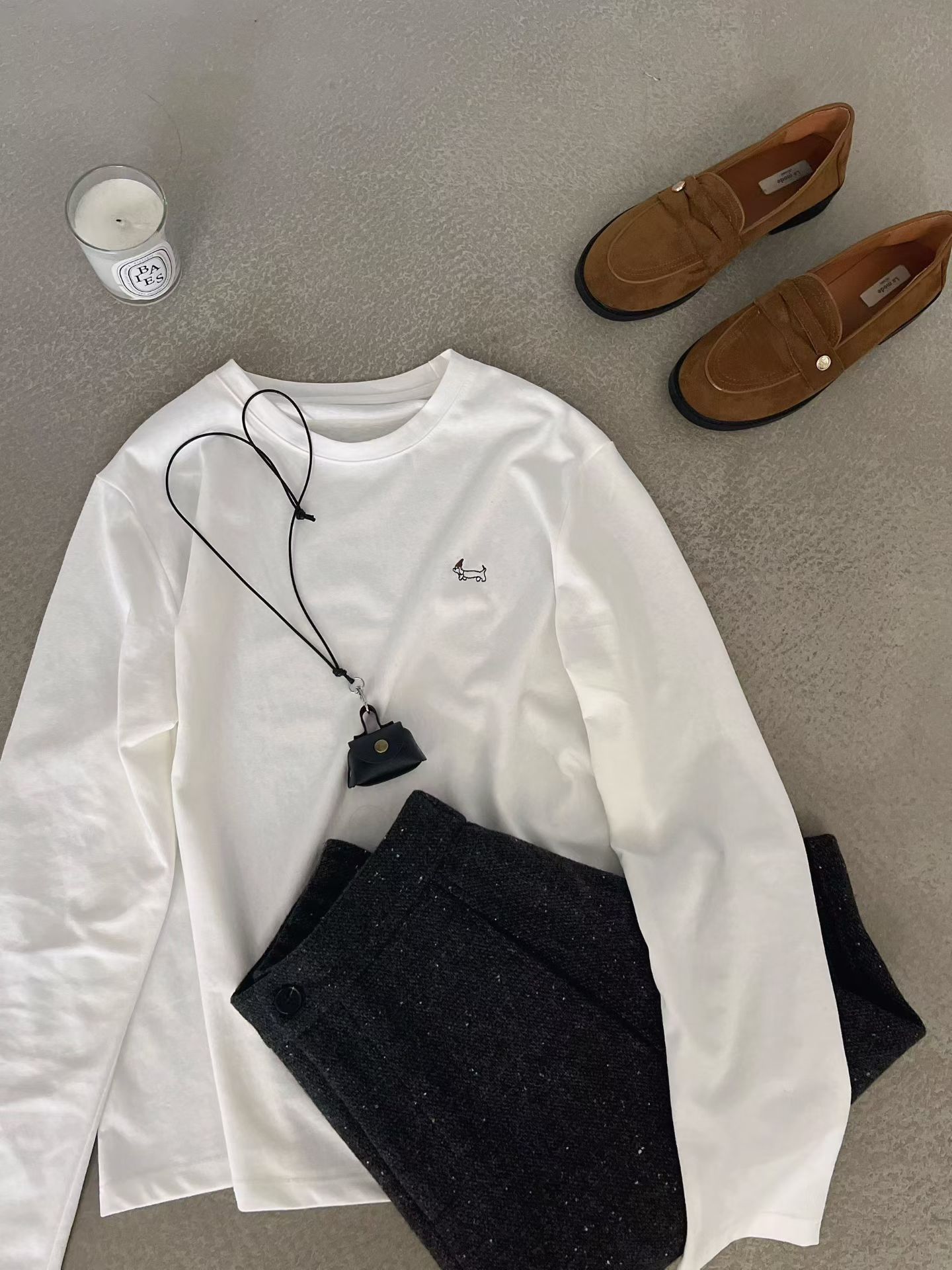 韩国货2025秋冬磨毛圆领小狗刺绣卡通图案长袖白色T恤女Mr meet