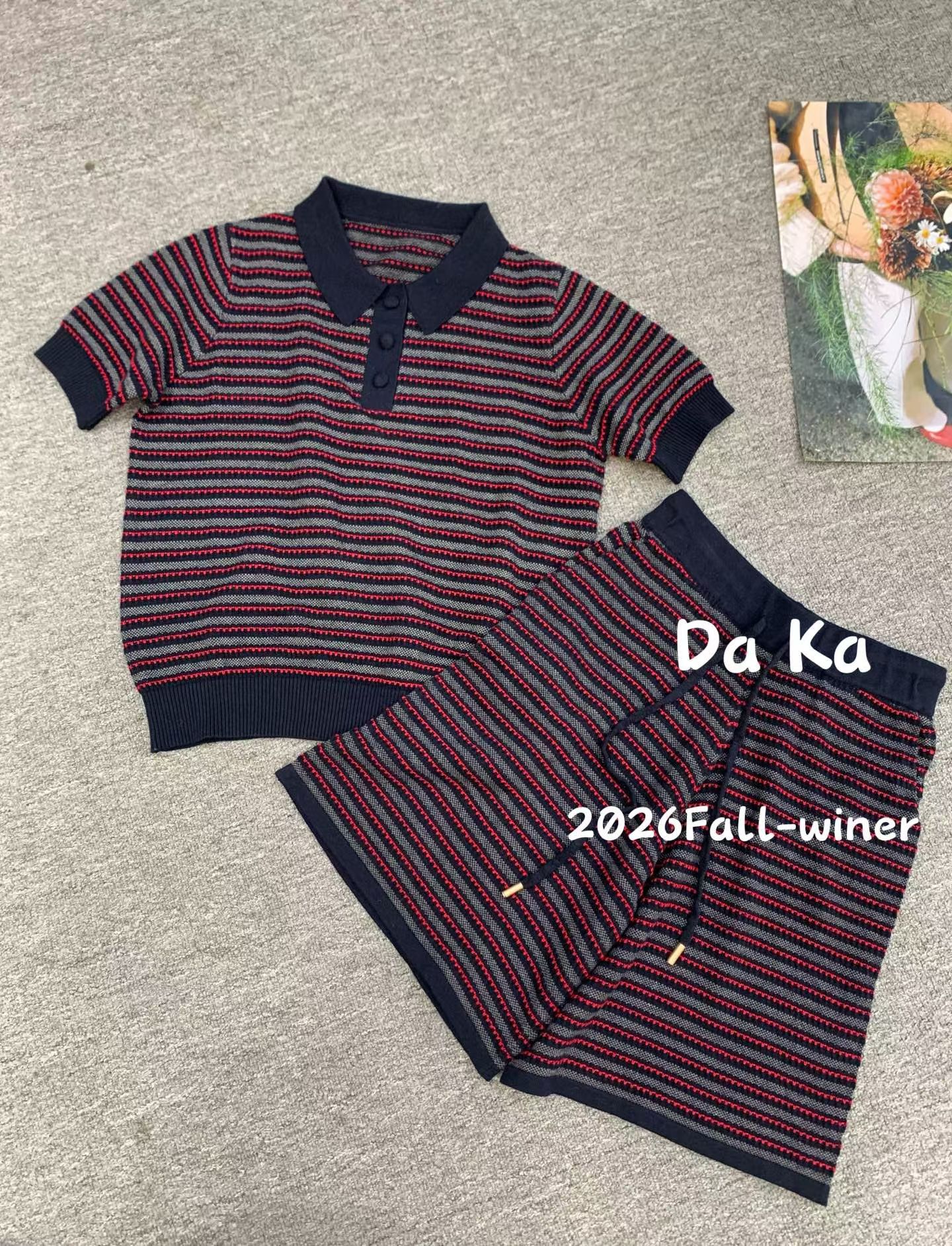欧货2026新款时尚Polo领套装针织女条纹短袖上衣+高腰短裤两件套