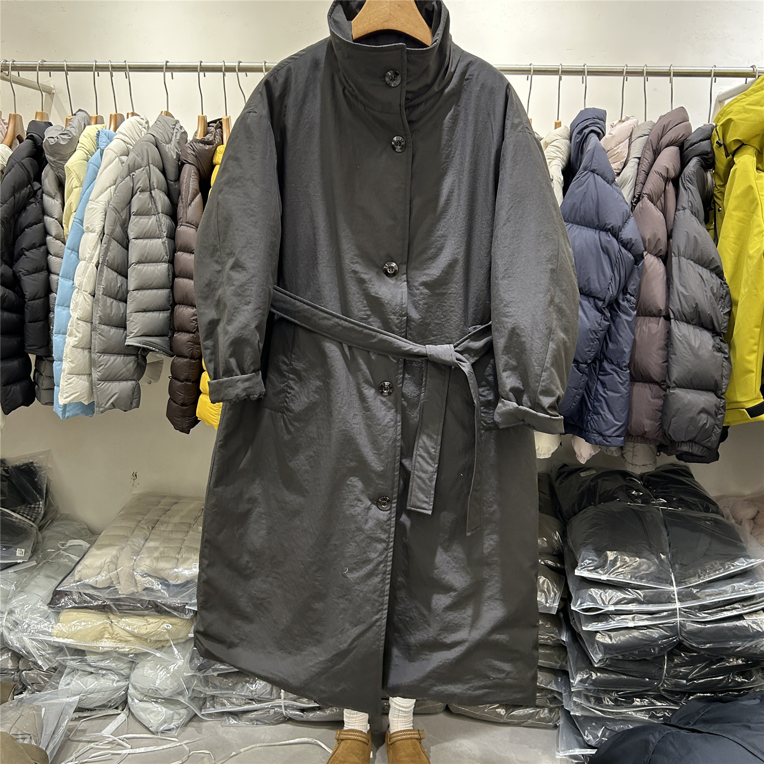 欧洲站欧货2025冬季新款90白鹅绒内胆过膝长款系带风衣外套女潮