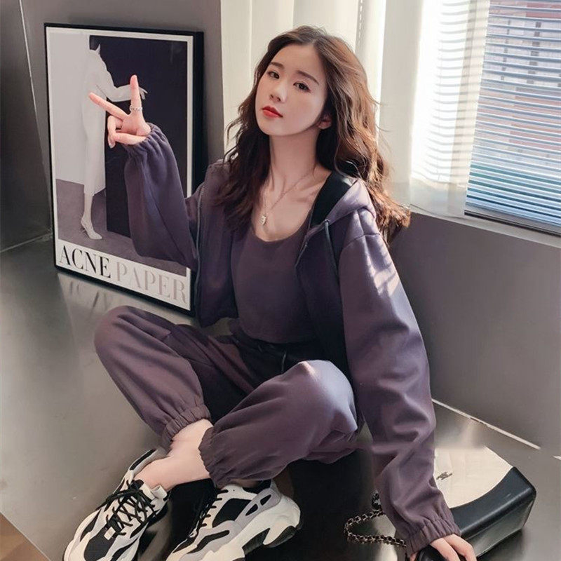 세련되고 캐주얼한 하렘 레깅스 2024 새로운 가을 여성을 위한 새로운 소형 스포츠 스웨트 셔츠 3피스 슈트