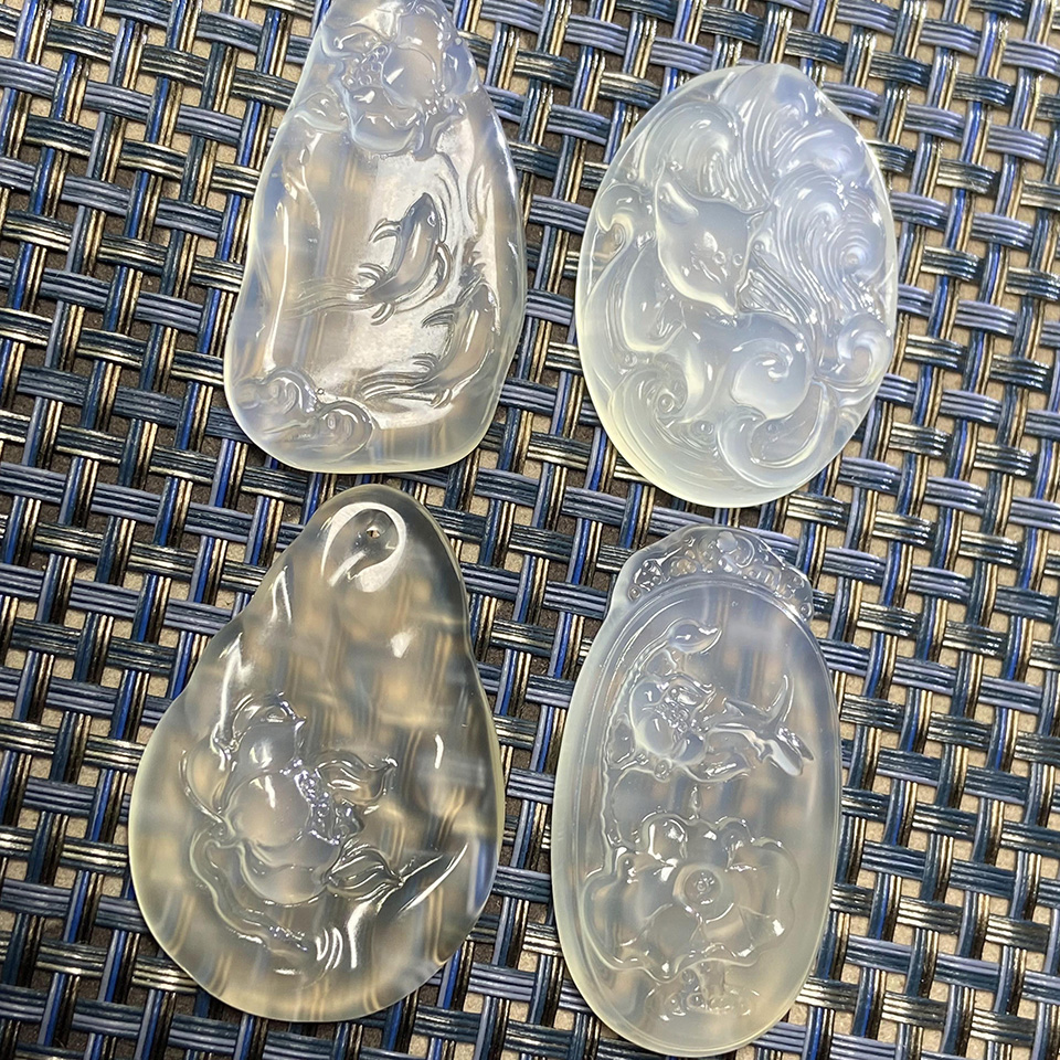 玛瑙玉髓高冰精工雕刻花鸟鱼虫一物一图莲花鱼九尾狐挂件吊坠