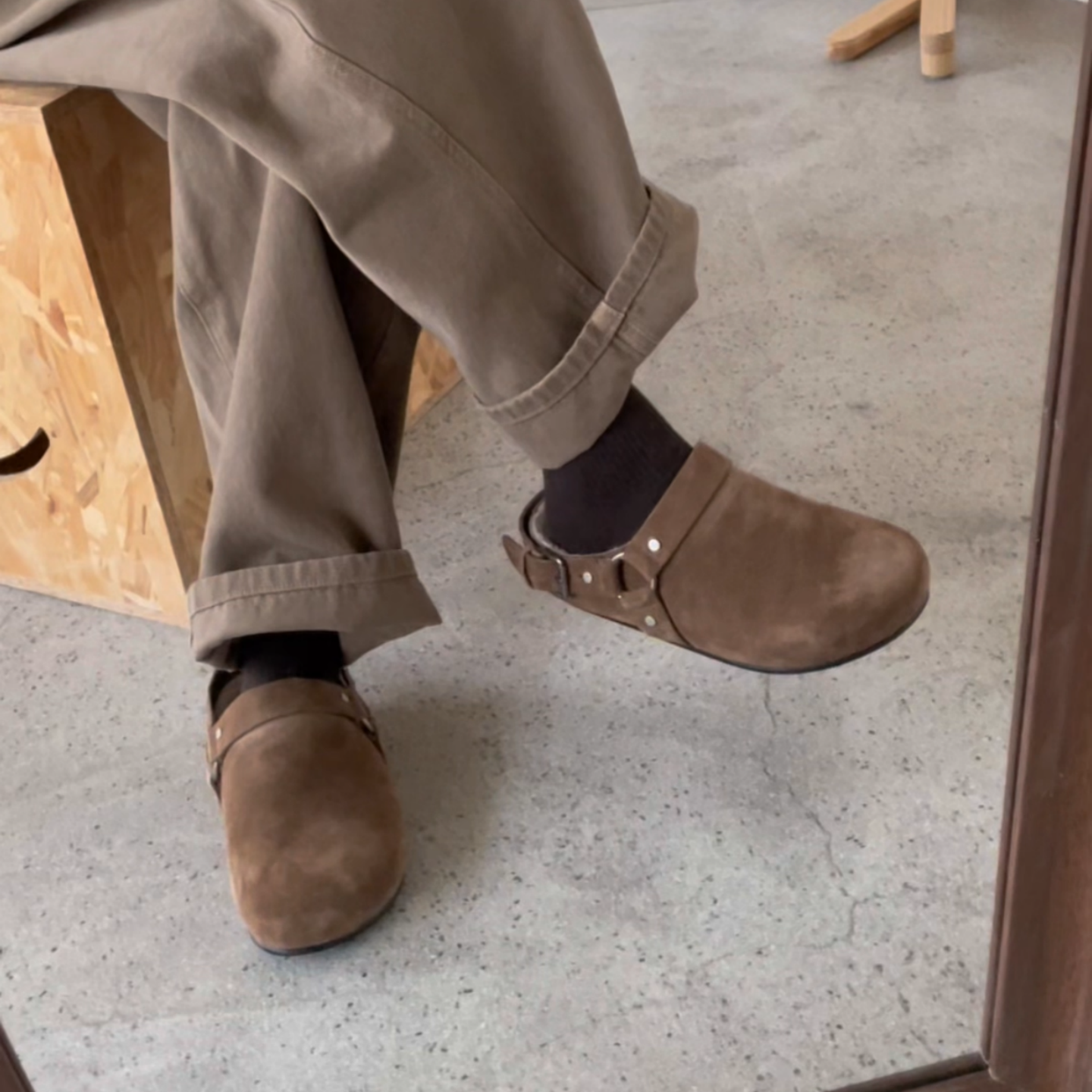 新款低跟平底加绒羊毛扣带勃肯鞋